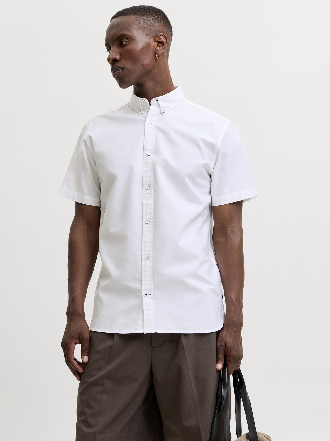 model_shot-front